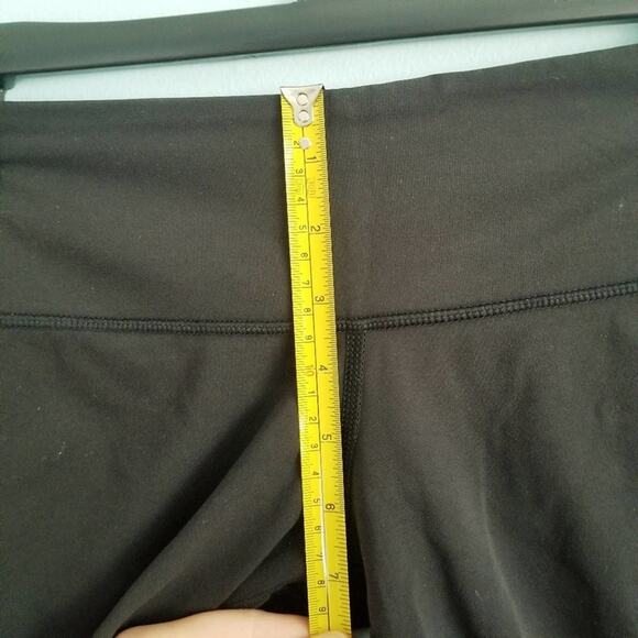 Lululemon Black Crops - Picture 4 of 6